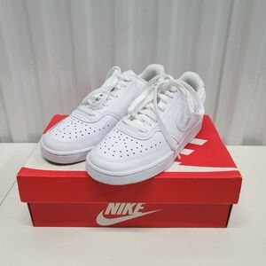 Nike Court Vision Low Womens US 6 Triple White Athletic Sneaker Shoes CD5434-100